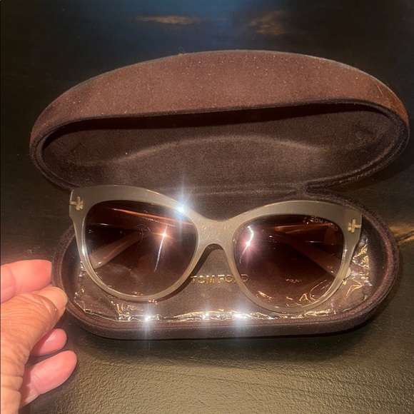 Tom Ford Tan Gradient Cateye Sunglasses - Picture 6 of 8